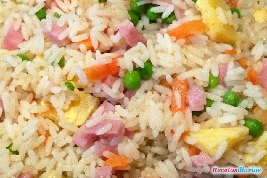 Cómo hacer arroz tres delicias