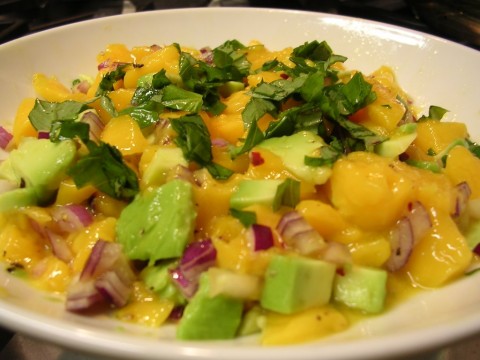 Ensalada de mango y aguacate - Receta fácil paso a paso