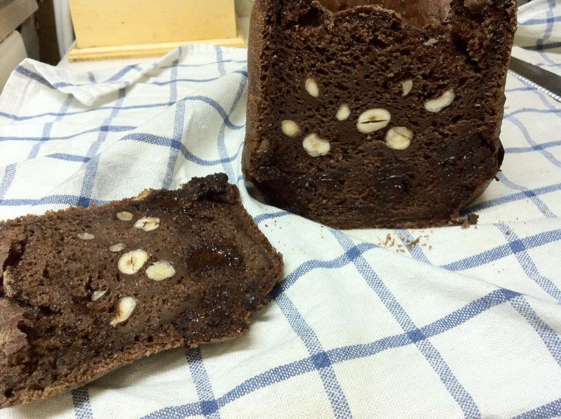 Pan de chocolate y avellanas